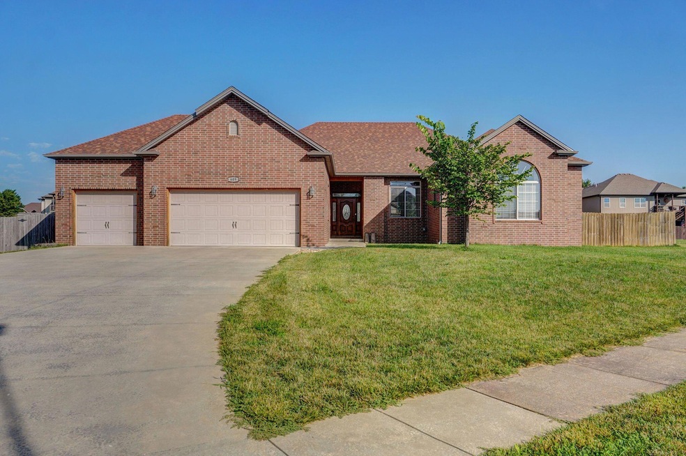 609 N Montclair Way, Nixa, MO 65714 - photo 1