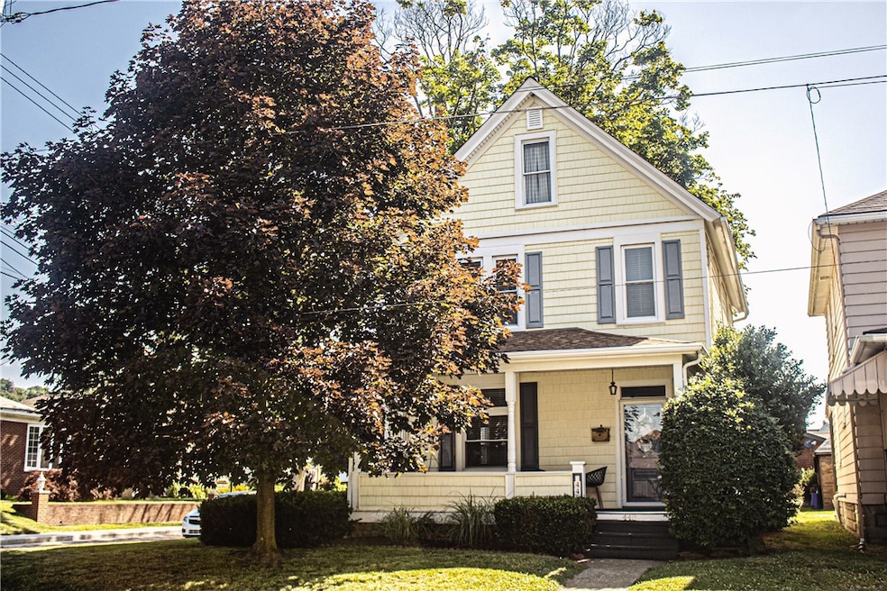 Welcome home to 448 Navigation Street!