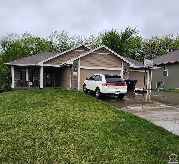 5321 SW Timber Ridge Ln, Topeka, KS 66610 - photo 1