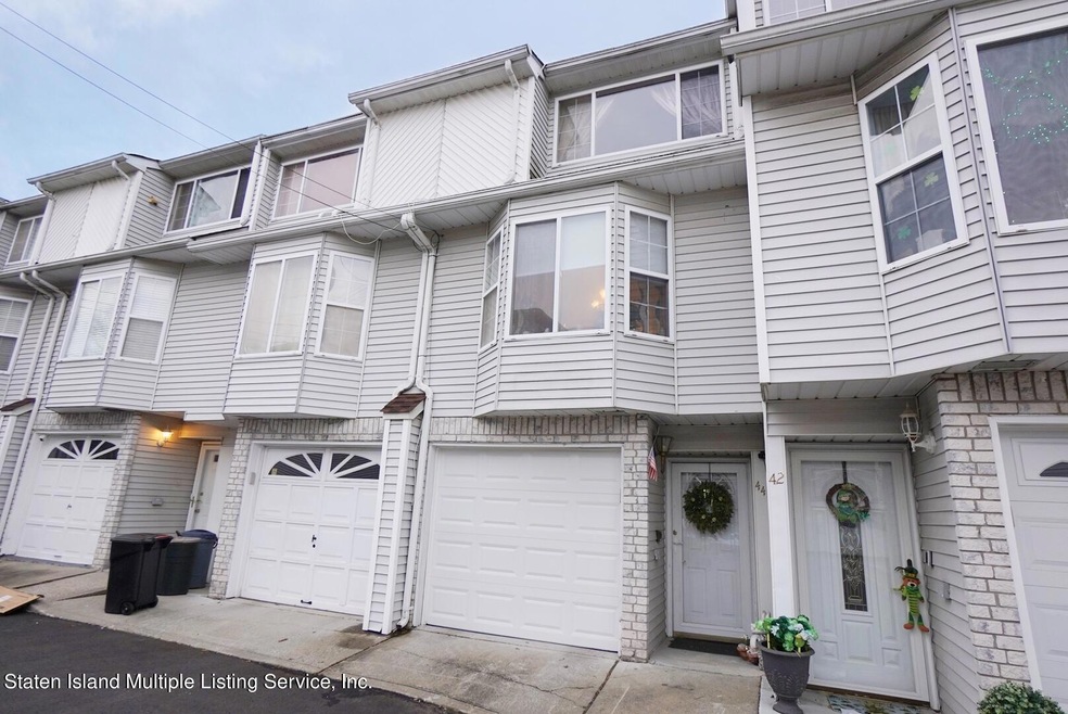 44 Linda Ln, Staten Island, NY 10312 - photo 1