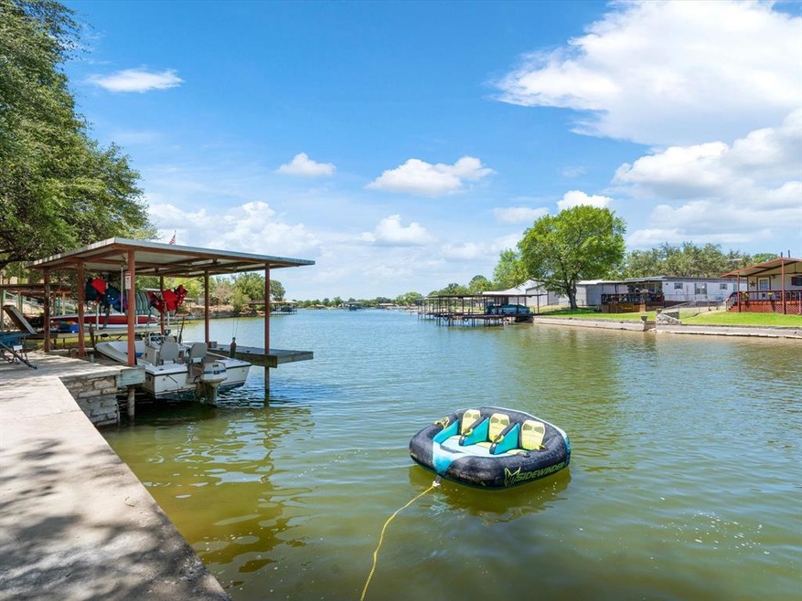 4221 Bay Shore Cir, Granbury, TX 76049 - photo 1