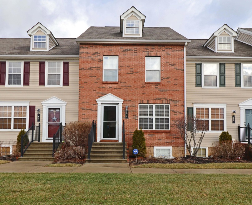 Spacious 3-level townhouse condo
