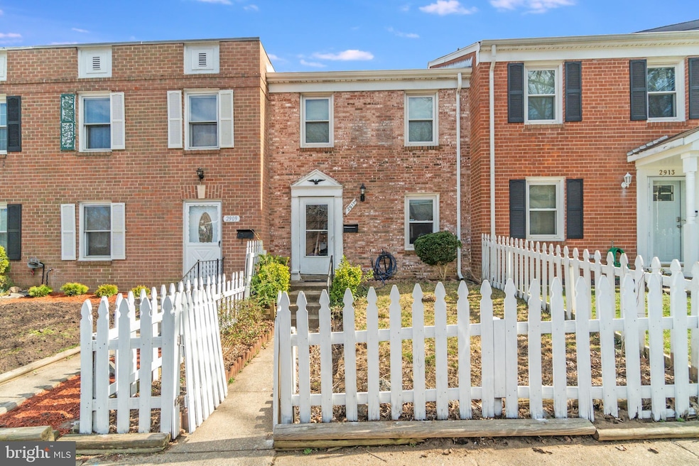 2911 Wetherburn Ct, Woodbridge, VA 22191 - photo 1