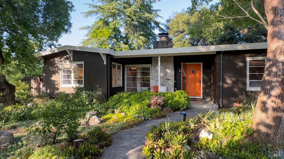 Sonoma Valley floor, beautifully appointed indoors and out, compound on apx. 1/2 expansive acre.