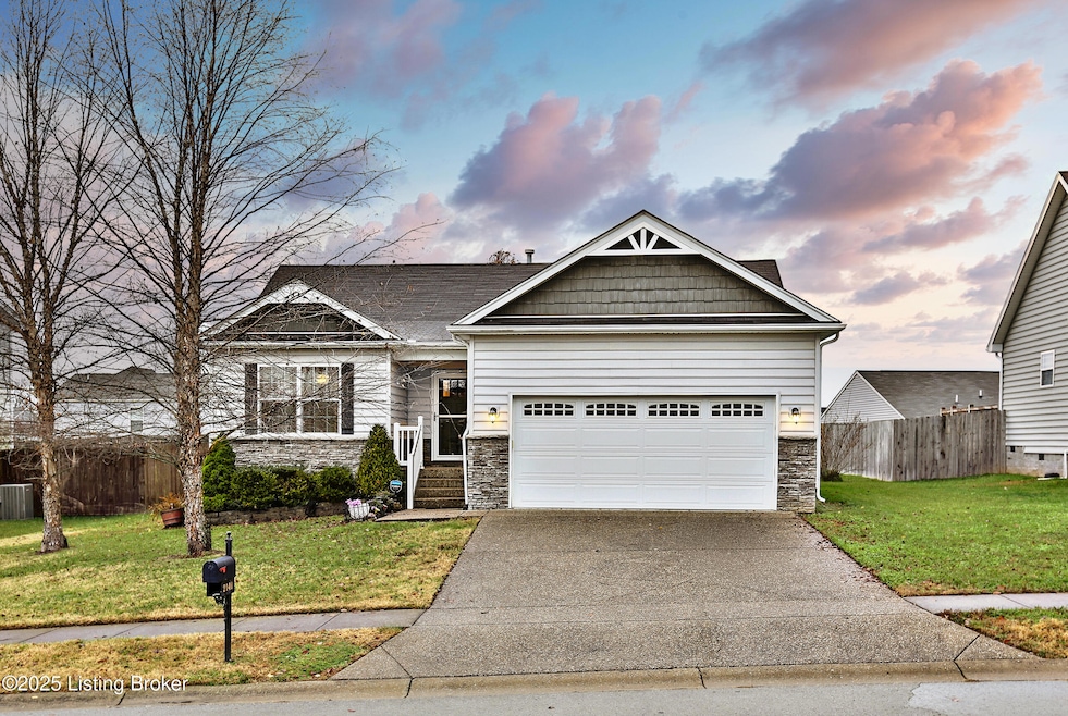 2140 Two Springs Dr, Shelbyville, KY 40065 - photo 1