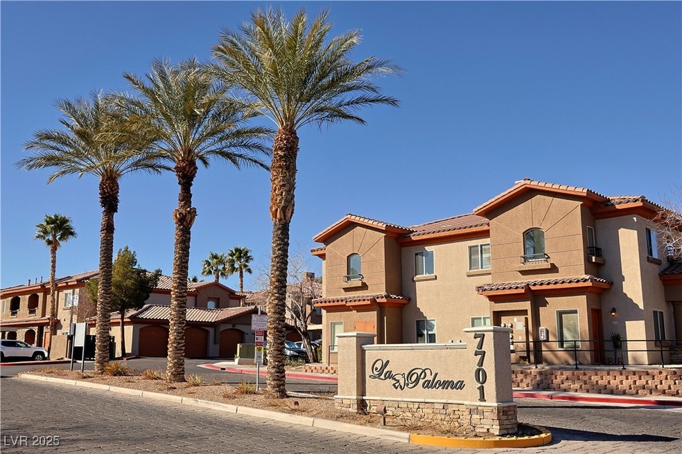 La Paloma Entrance