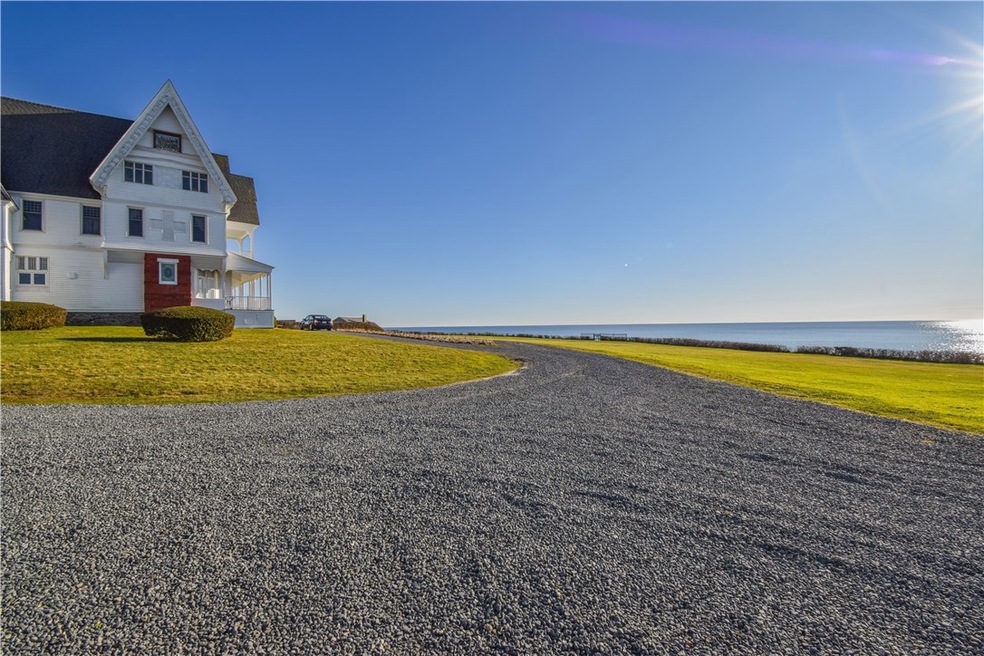 333 Tuckerman Ave unit 3, Middletown, RI 02842 - photo 1