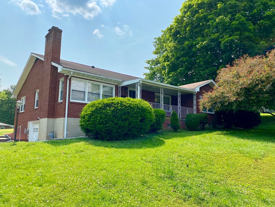 157 Walker St unit St, Ronceverte, WV 24970 - photo 1