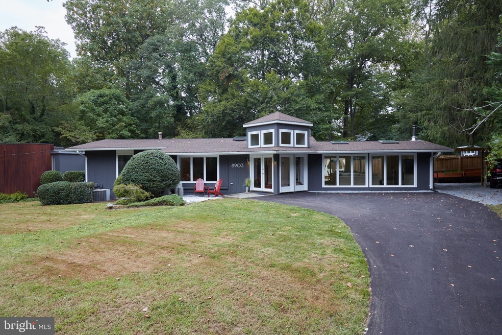 8903 Charred Oak Dr, Bethesda, MD 20817 - photo 1