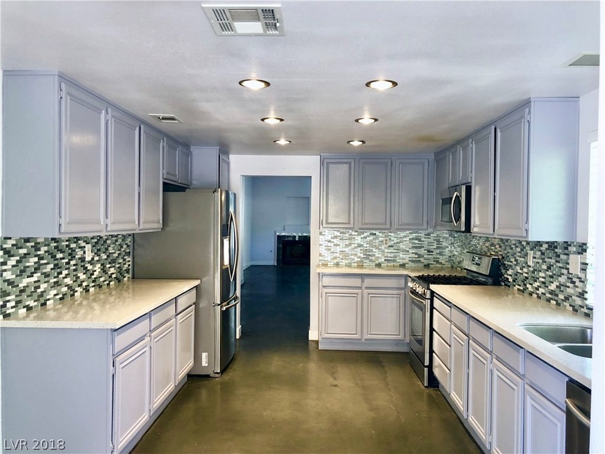 UPGRADED Kitchen!!