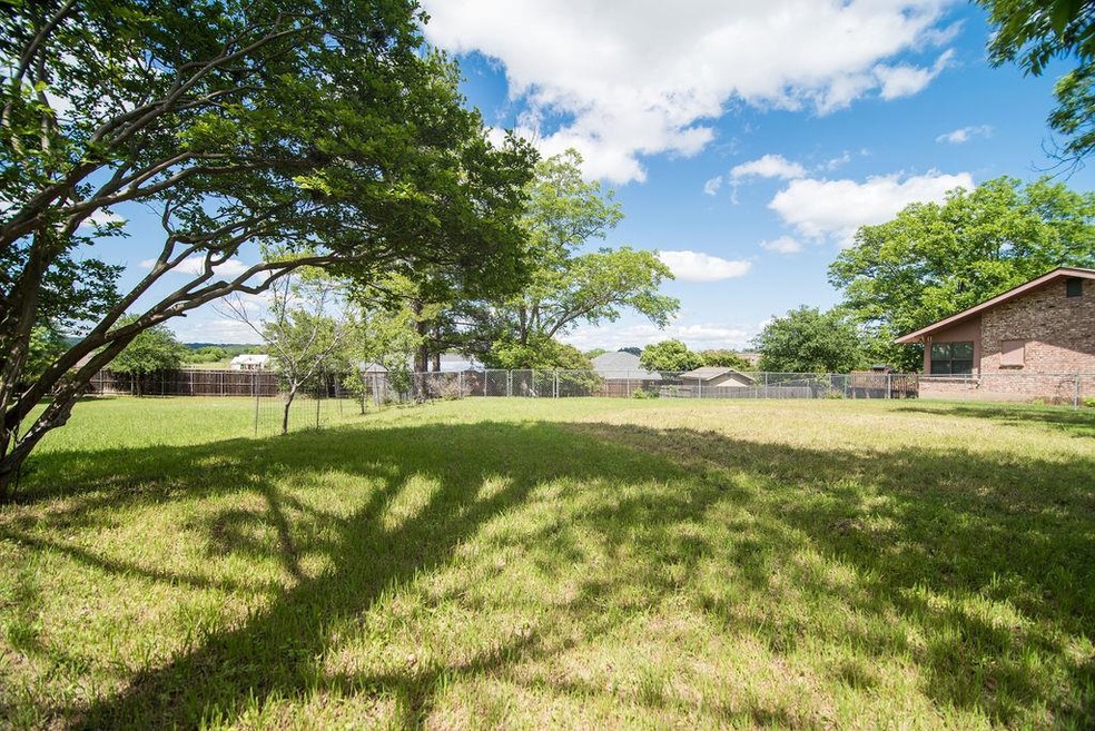 816 W Travis St unit 10R, Fredericksburg, TX 78624 - photo 1