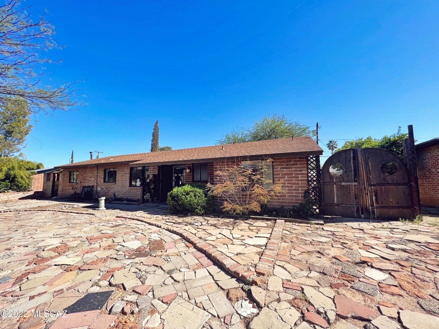 5334 E Holmes St, Tucson, AZ 85711 - photo 1
