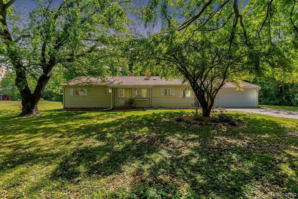 8414 N Linden Rd, Mount Morris, MI 48458 - photo 1