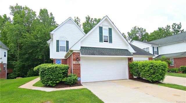 Shady Maple Dr Front.jpg