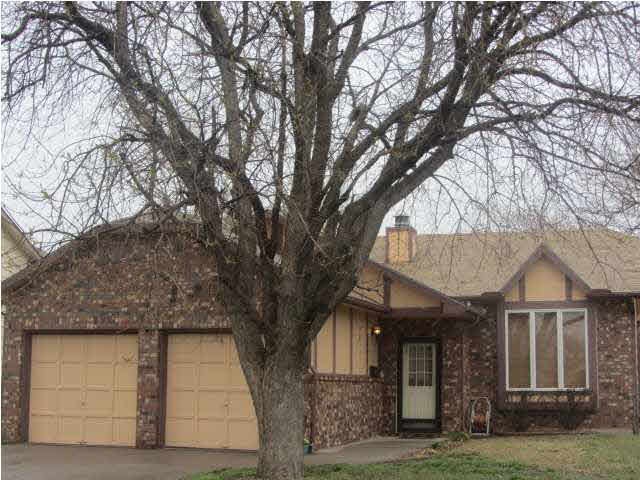 Walk in and feel right at home in this 3 bedroom, 