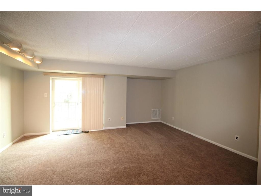 126 Leedom Way unit 126, Newtown, PA 18940 - photo 1