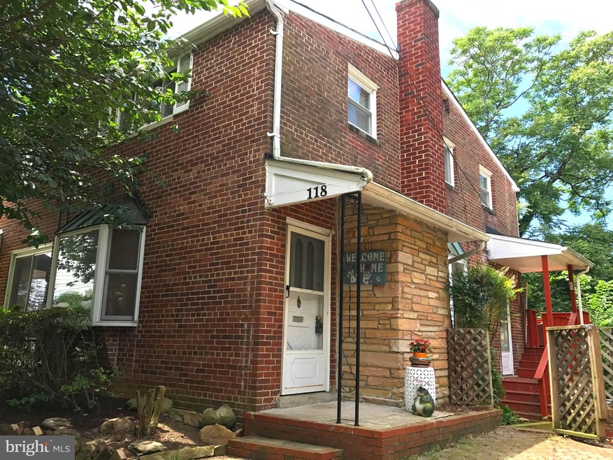 118 E Taylor Run Pkwy, Alexandria, VA 22314 - photo 1