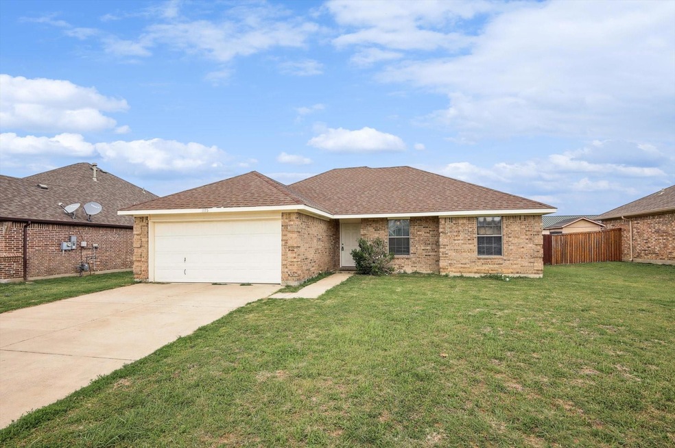 1125 Serendipity Cir, Sanger, TX 76266 - photo 1