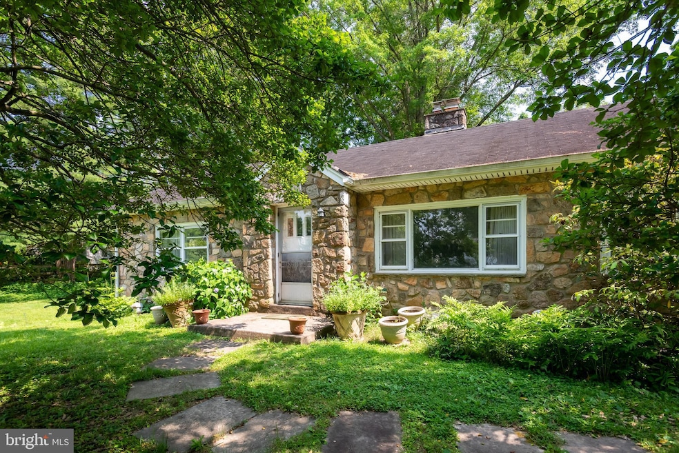 214 Sugartown Rd, Devon, PA 19333 - photo 1