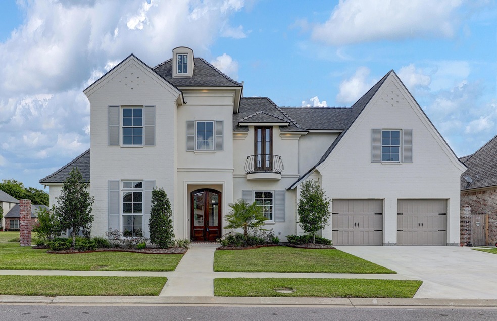 304 Everett Ridge-1
