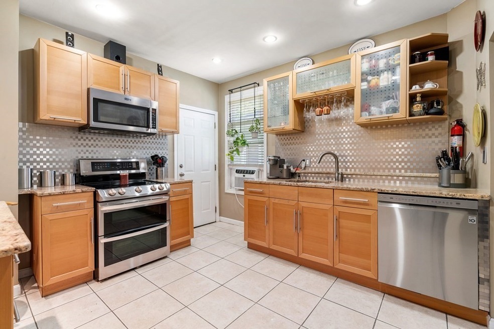 9 Mount Pleasant Ave, Roxbury, MA 02119 - photo 1