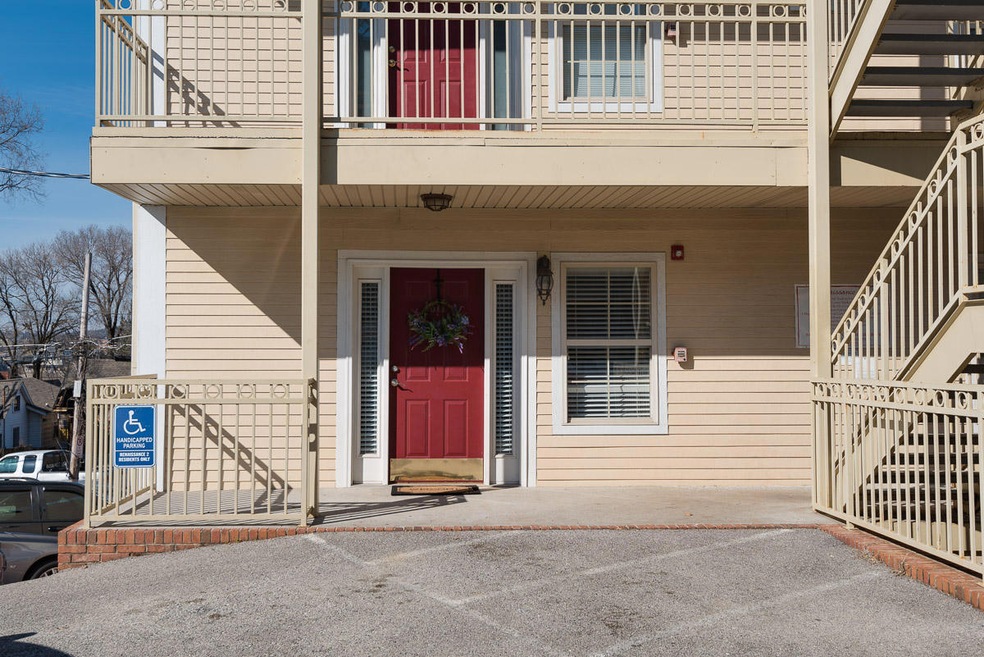 1611 Queen Anne Way
