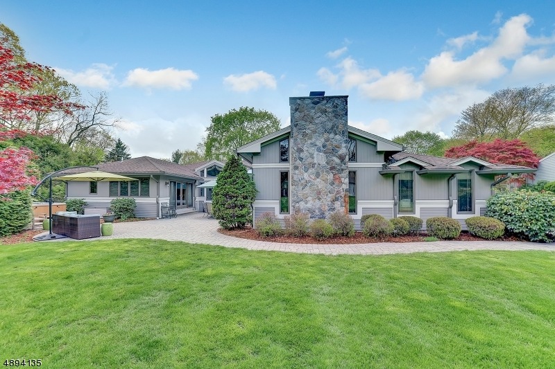 31 Brook Rd, Upper Saddle River, NJ 07458 - photo 1