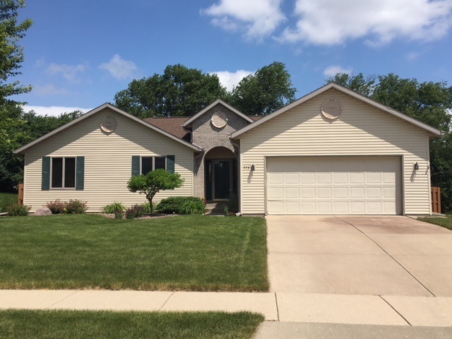 775 Ridge View Ln, Oregon, WI 53575 - photo 1