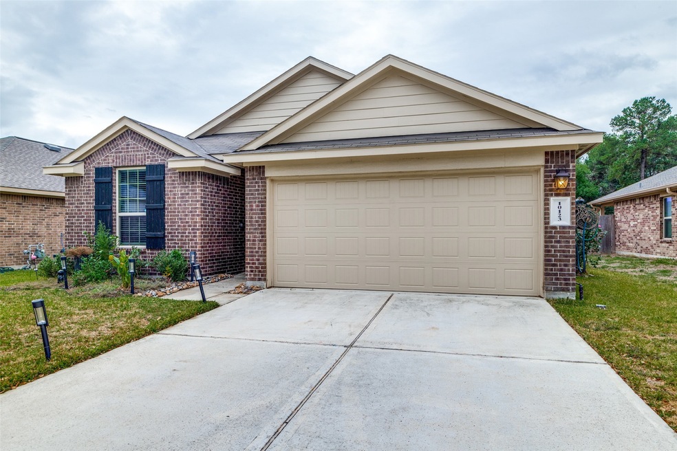 10123 Pine Trace Village Dr, Tomball, TX 77375 - photo 1