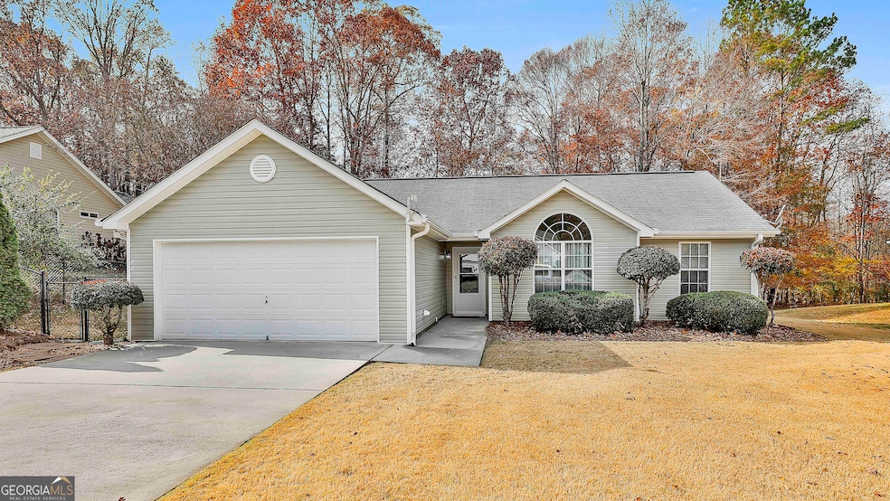 120 Creekside Dr, Grantville, GA 30220 - photo 1