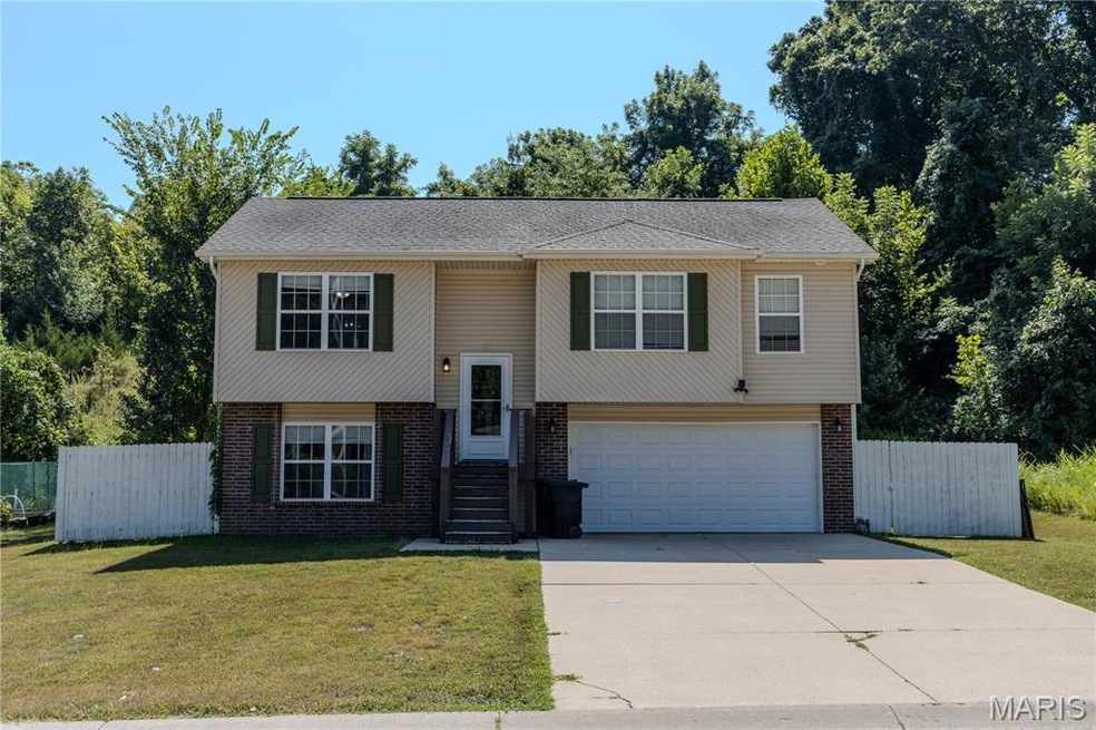 121 Valley Way, Saint Robert, MO 65584 - photo 1