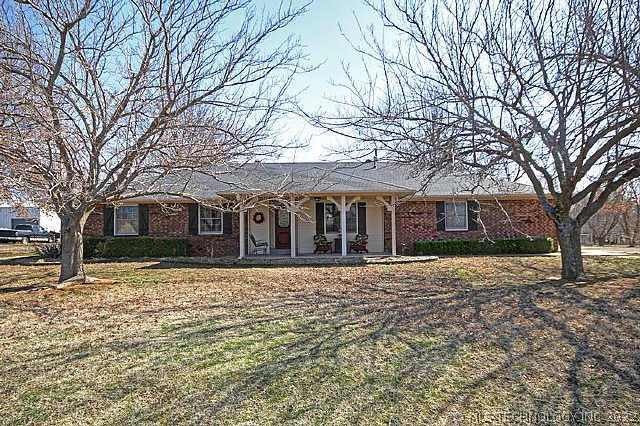 Set on 1 ac m/l, Covered front porch, Full brick,S