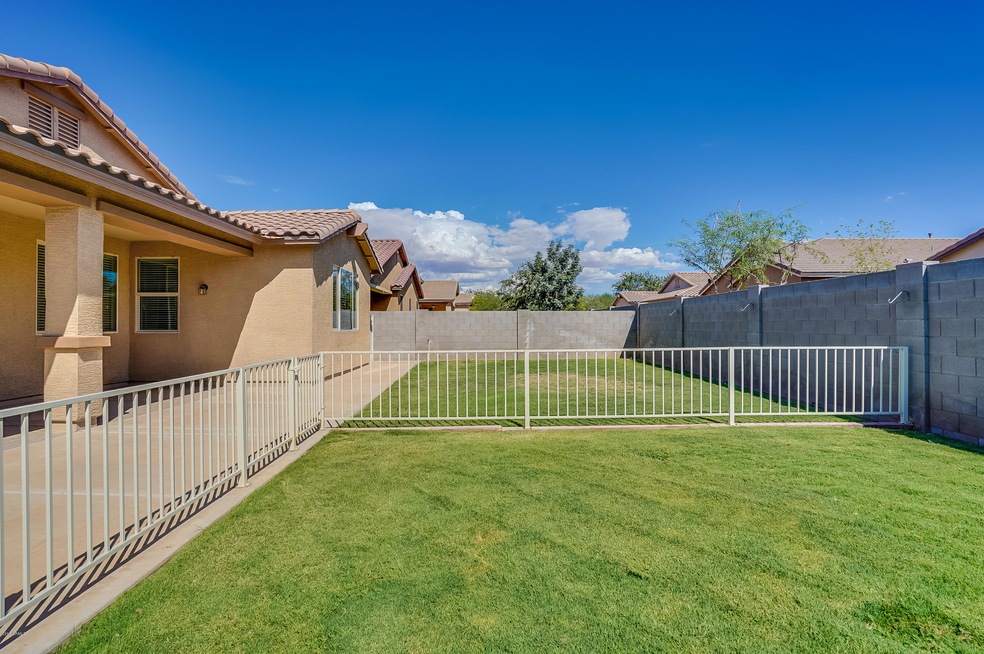 105 W Sweet Shrub Ave, San Tan Valley, AZ 85140 - photo 1