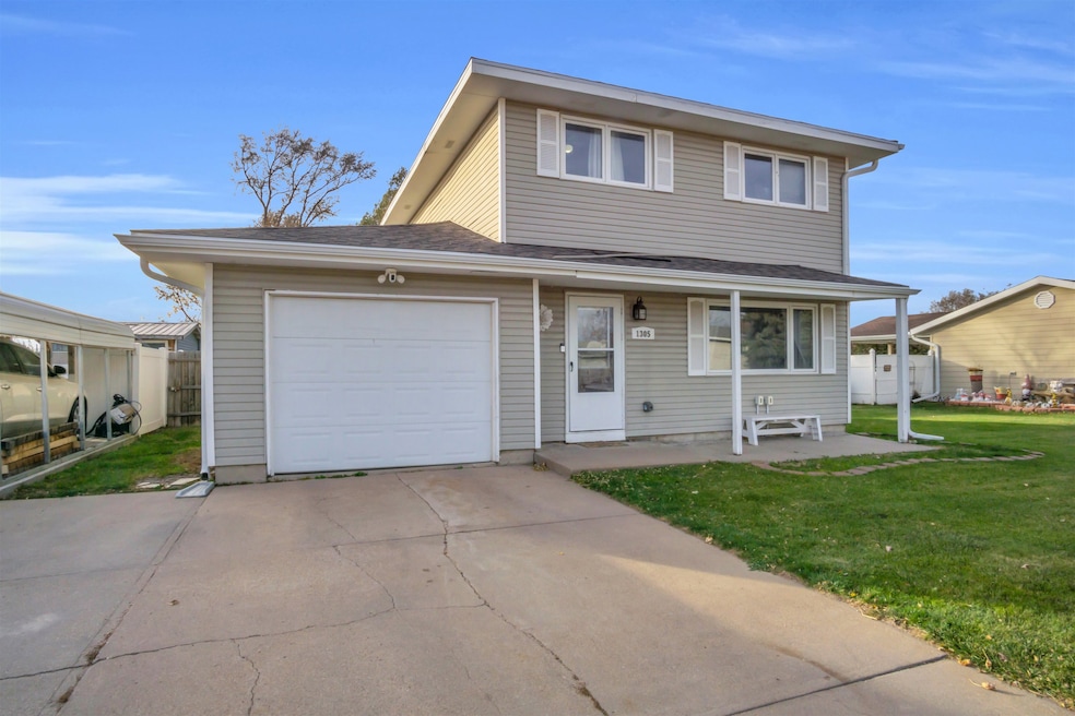 1305 Freedom Ln, Lexington, NE 68850 - photo 1