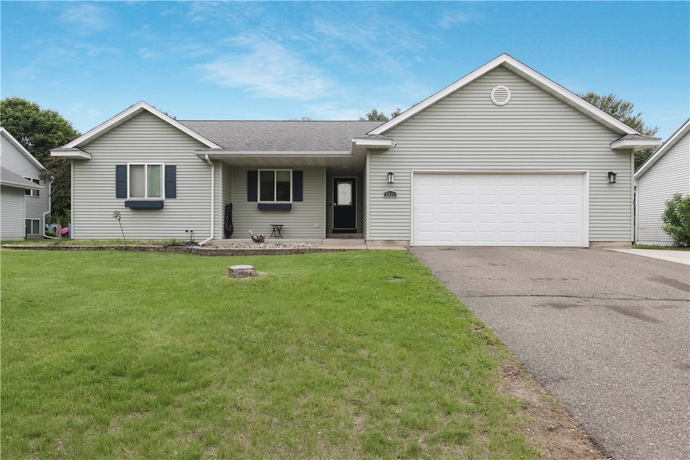 2531 Balsam Ct, Eau Claire, WI 54703 - photo 1