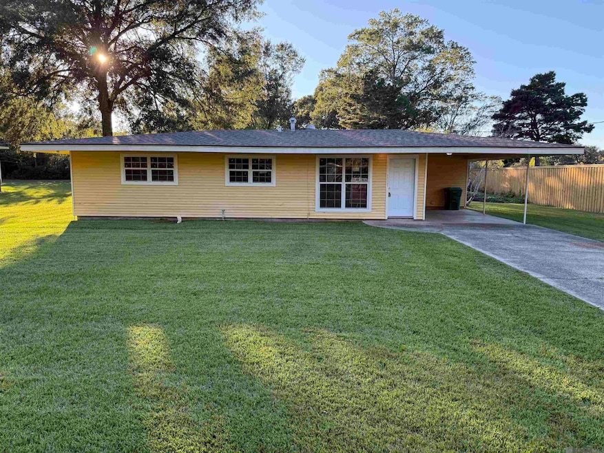 1321 N Woodcrest Ave, Denham Springs, LA 70726 - photo 1