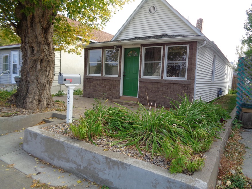 403 1st St SE, Mandan, ND 58554 - photo 1