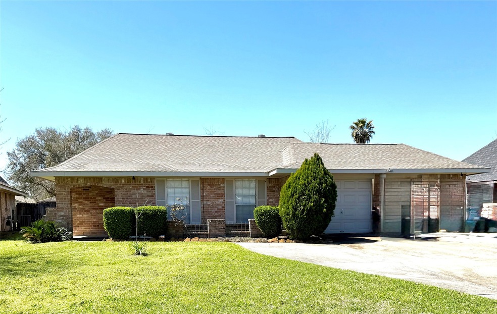 10511 Saber Ct, Houston, TX 77038 - photo 1