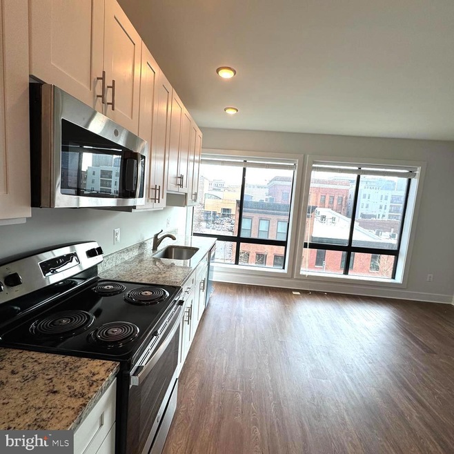 301 W Franklin St unit 409, Baltimore, MD 21201 - photo 1