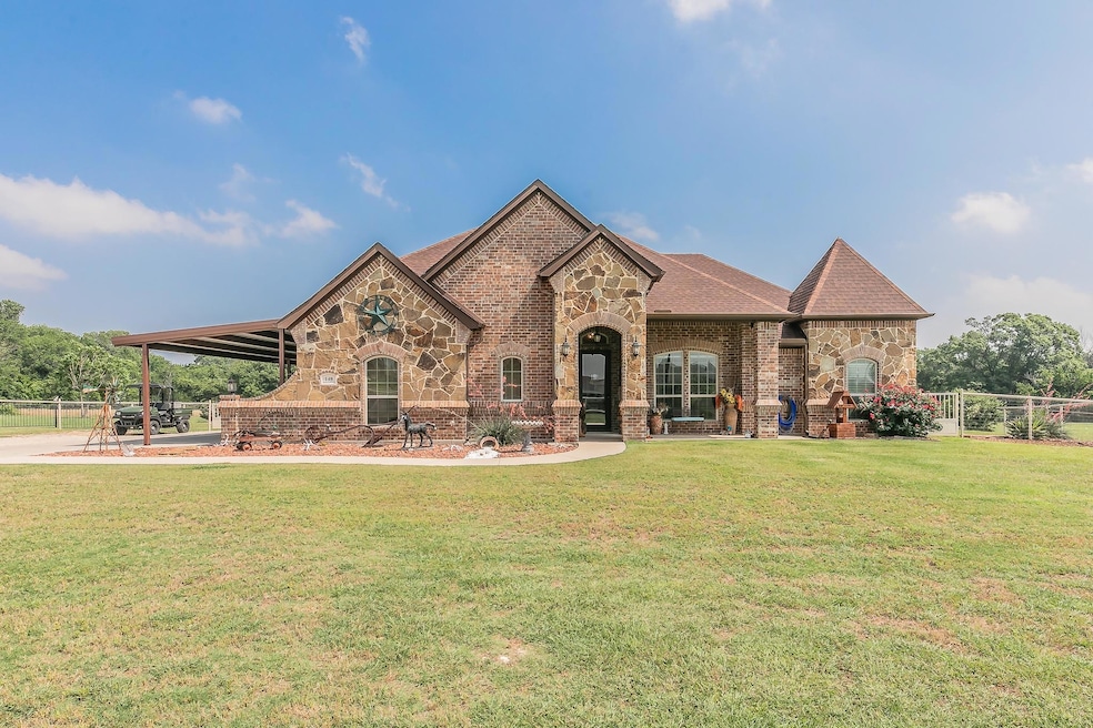 148 Spring Meadow Dr, Springtown, TX 76082 - photo 1