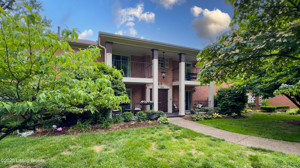 208 Forest Park Rd