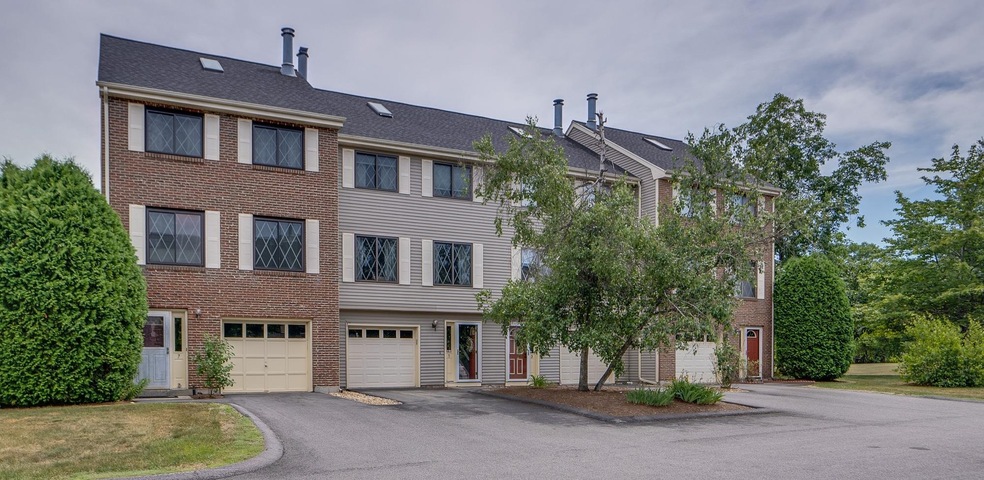 5 Rollins Ct, Merrimack, NH 03054 - photo 1