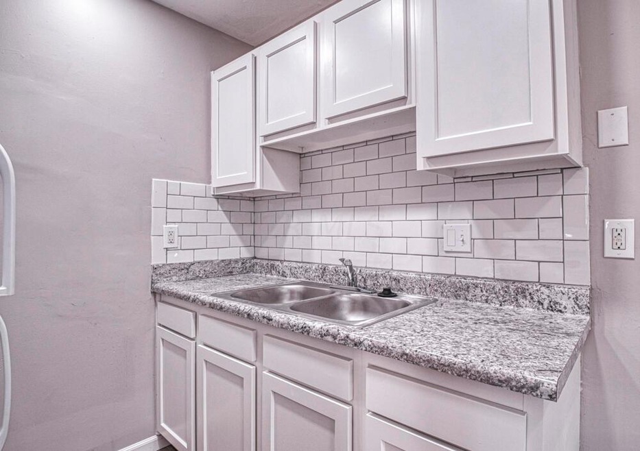 20220221-2735JoyceAveA_DSCF1641