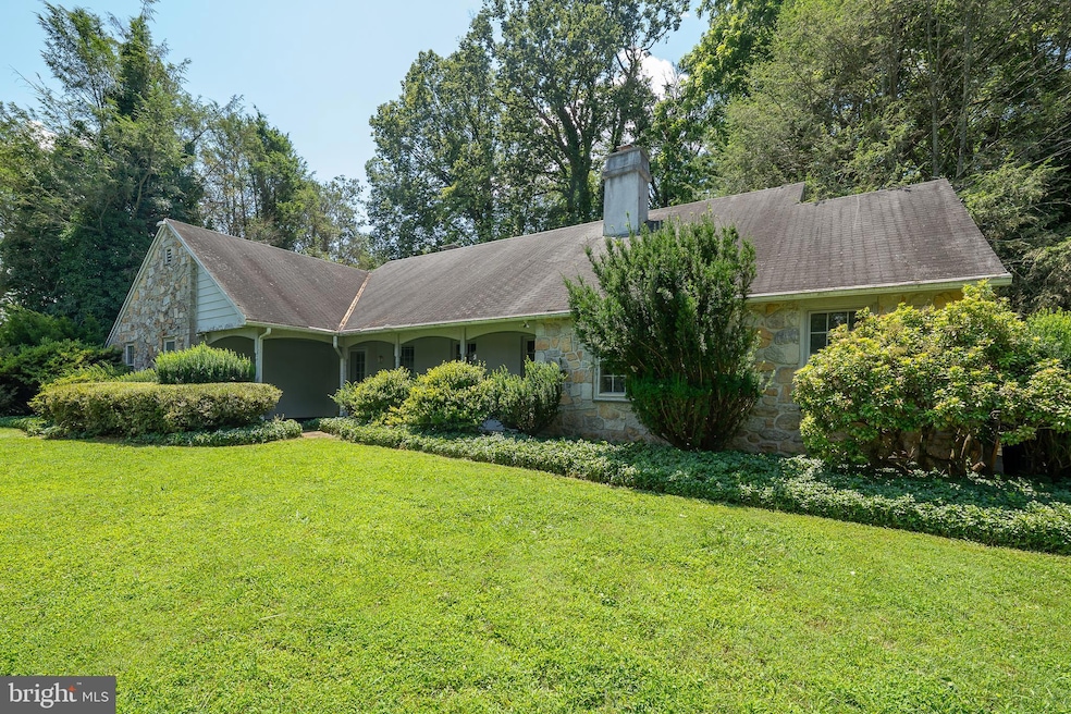 2227 N Stone Ridge Ln, Villanova, PA 19085 - photo 1