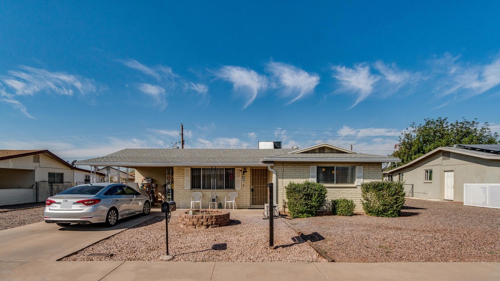 936 S Ocotillo Dr-2