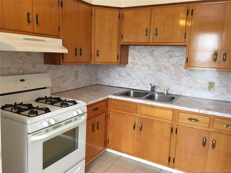 10 Bayview Ave unit 2, Norwalk, CT 06854 - photo 1