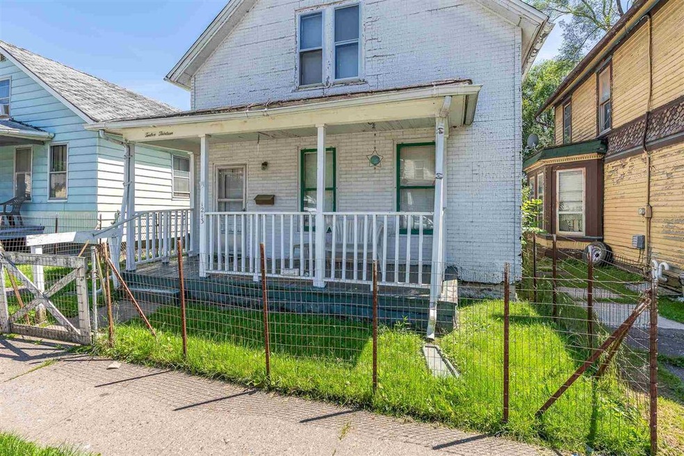 1213 W 7th St, Davenport, IA 52802 - photo 1