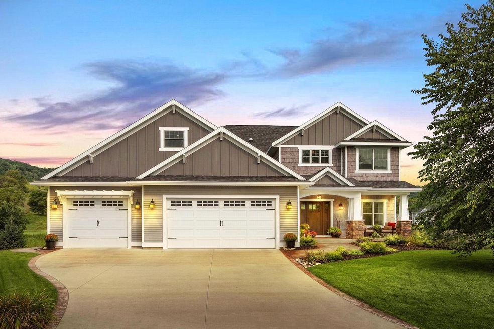2371 Cobblestone CV Exterior
