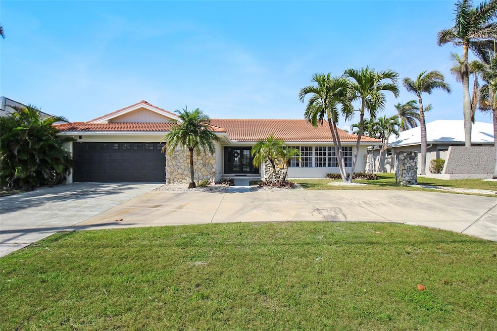 945 Bal Harbor Blvd, Punta Gorda, FL 33950 - photo 1