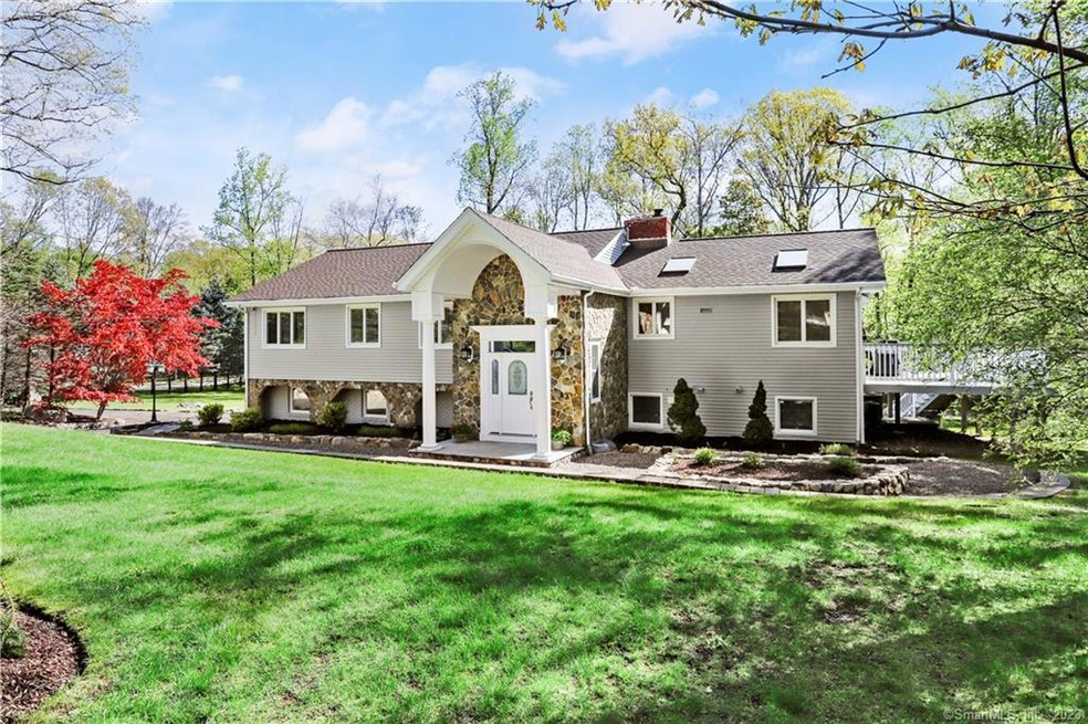 61 Dogwood Ct, Stamford, CT 06903 - photo 1